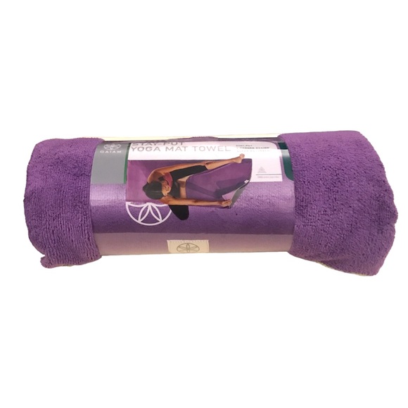 Gaiam Yoga Mat Towel Non Slip Fast Dry Purple Microfiber Pilates Hot Yoga 26x70 - Picture 2 of 10